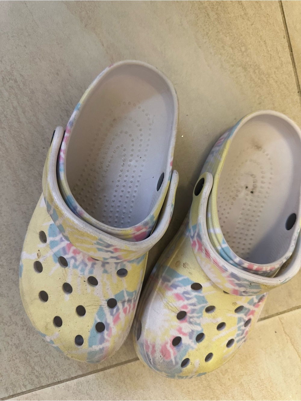Time and Tru Yellow Tie-Dye Slip-On Well Worn Clogs Women size 7.5 Shoes - Picture 3 of 8